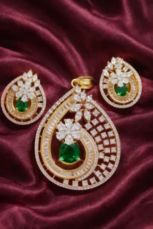 Emerald Noor Floral Teardrop Pendant Set
