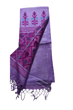 Elegant lavender Matka silk Jamdani saree featuring artistic floral woven motifs, contrast magenta pallu detailing, and a graceful handcrafted ethnic appeal.